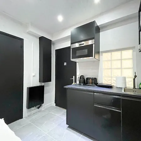 Apartment 11 - Champs-elysees