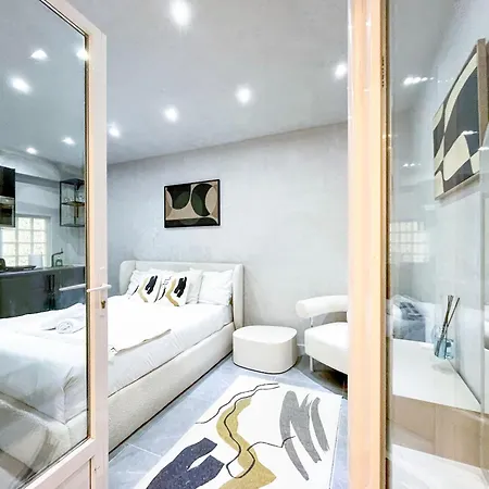 11 - Champs-elysees شقة باريس